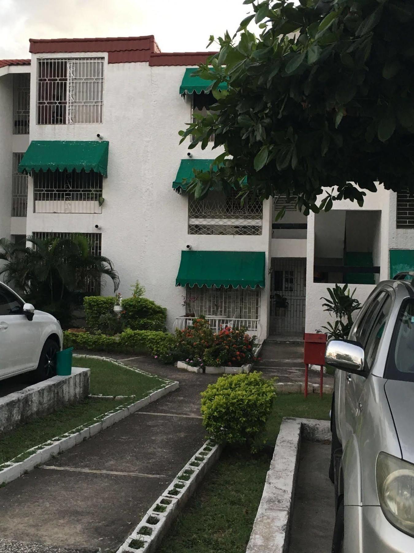 Abacus Jamaica The Zana Suites Kingston Luaran gambar